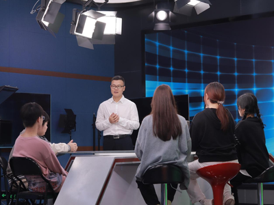 网络新闻与传播中的影视教育 融合与变革