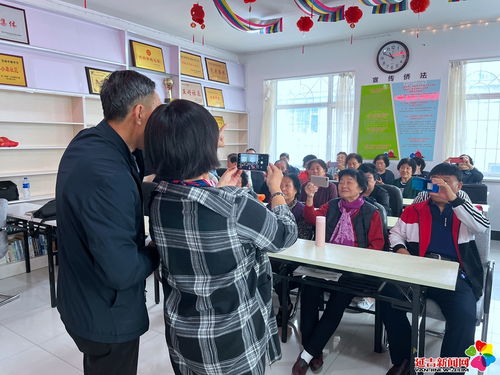 民强社区开展“指尖光影·定格生活”摄影技能培训活动